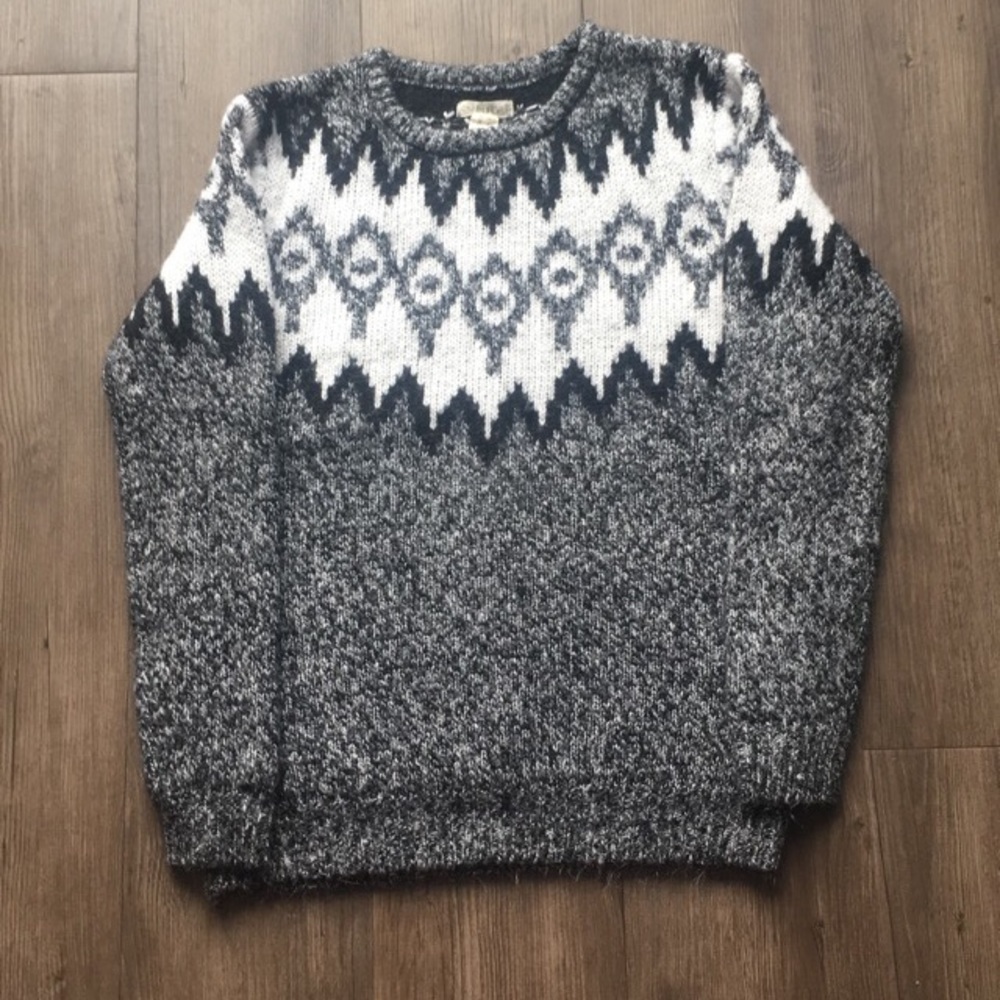 Grey and white cozy sweater